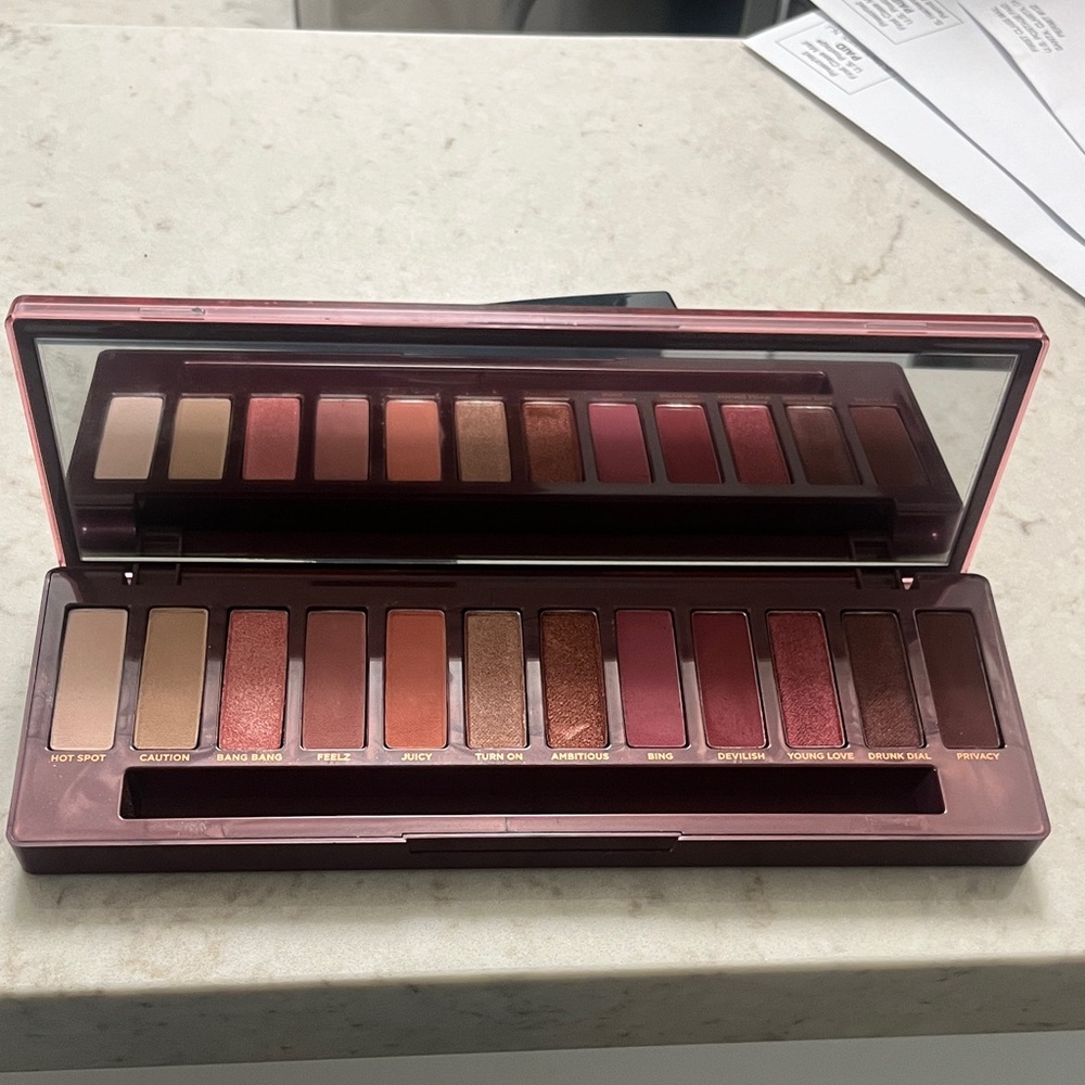 Urban Decay Naked Cherry eyeshadow palette